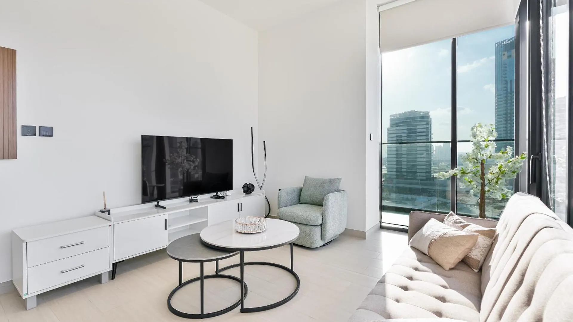 Savis Home-Enjoy The City Skyline View Dubai United Arab Emirates